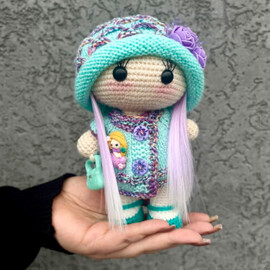 Кукла ручной работы с сиреневыми волосами