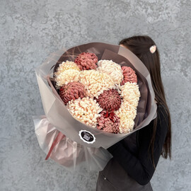 Букет одноголовых хризантем