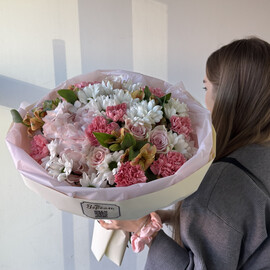 букет с яркими диантусами