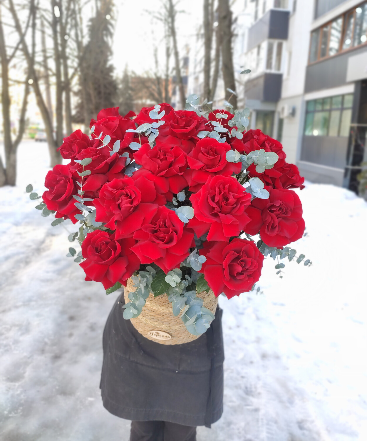 Большая корзина французских роз